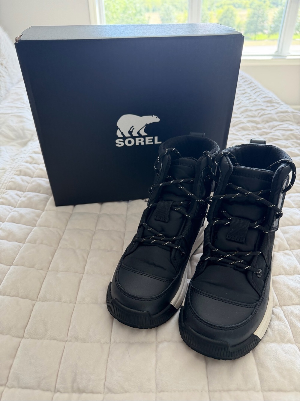 Sorel Kids Black Lace-Up Winter Boots with White Midsole